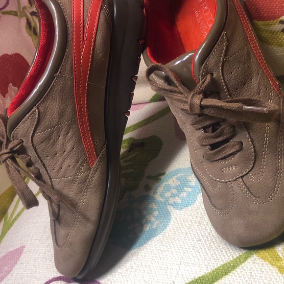 Meet your Posher, Purses galore - Picture 10 of 14